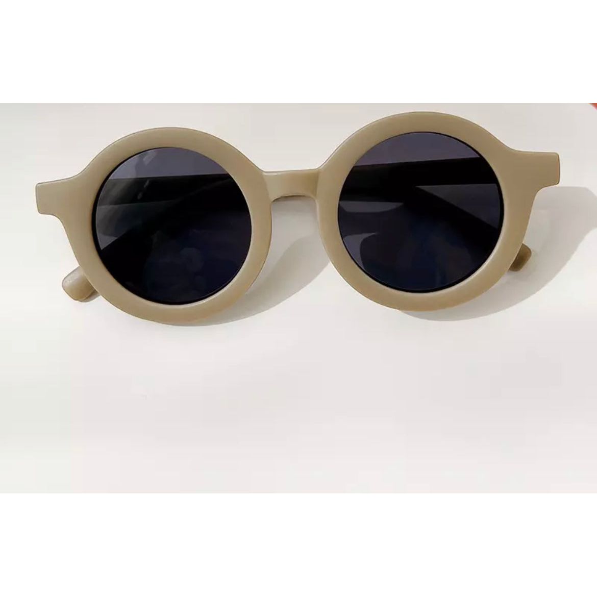 Round Sunglasses PEEK A BOO