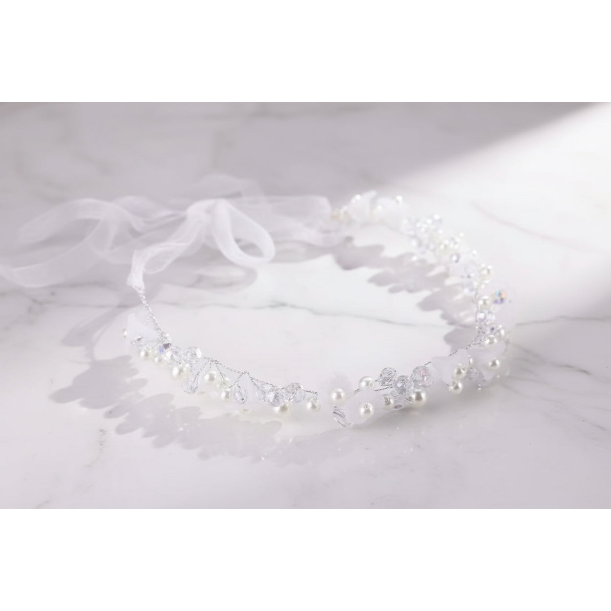 Elegant Pearl Headpiece PEEK A BOO