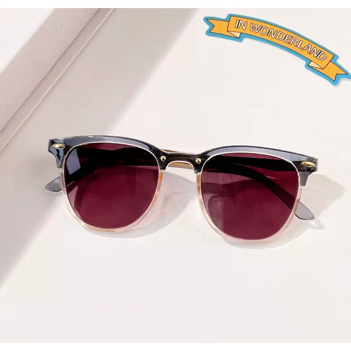 Fashion Sunglasses PEEK A BOO