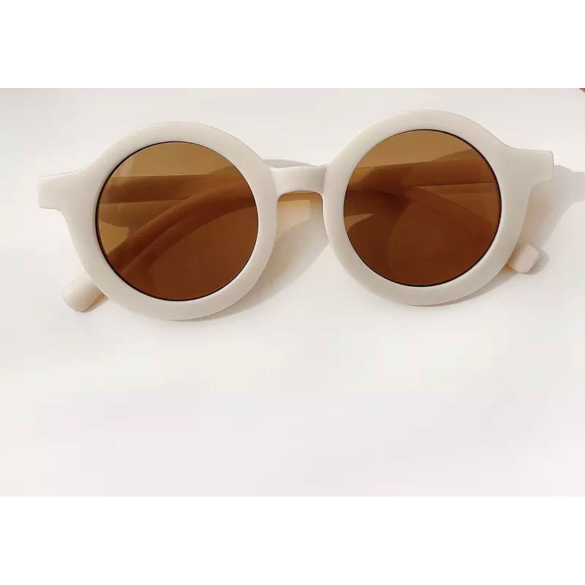 Round Sunglasses PEEK A BOO