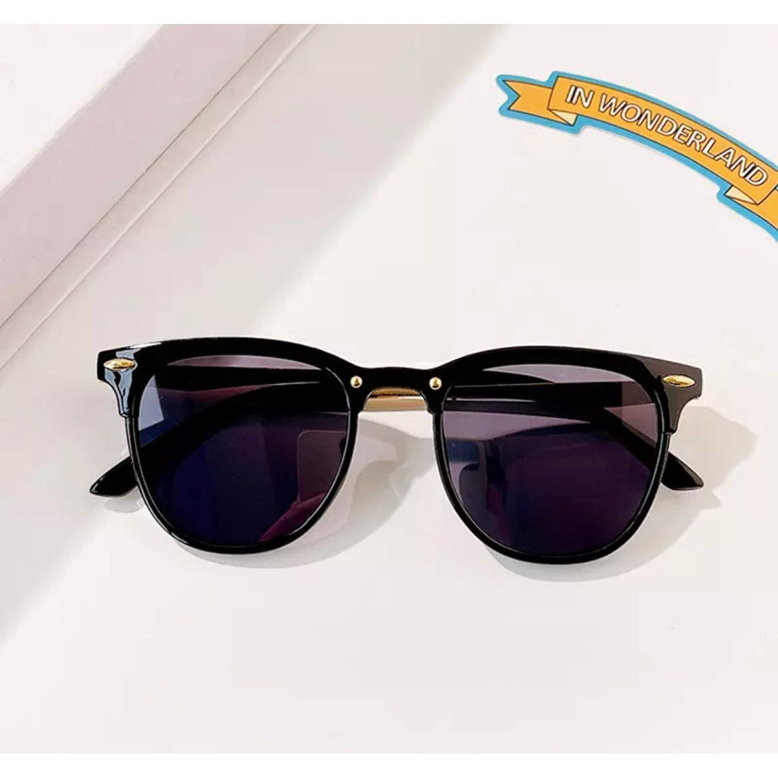 Fashion Sunglasses PEEK A BOO