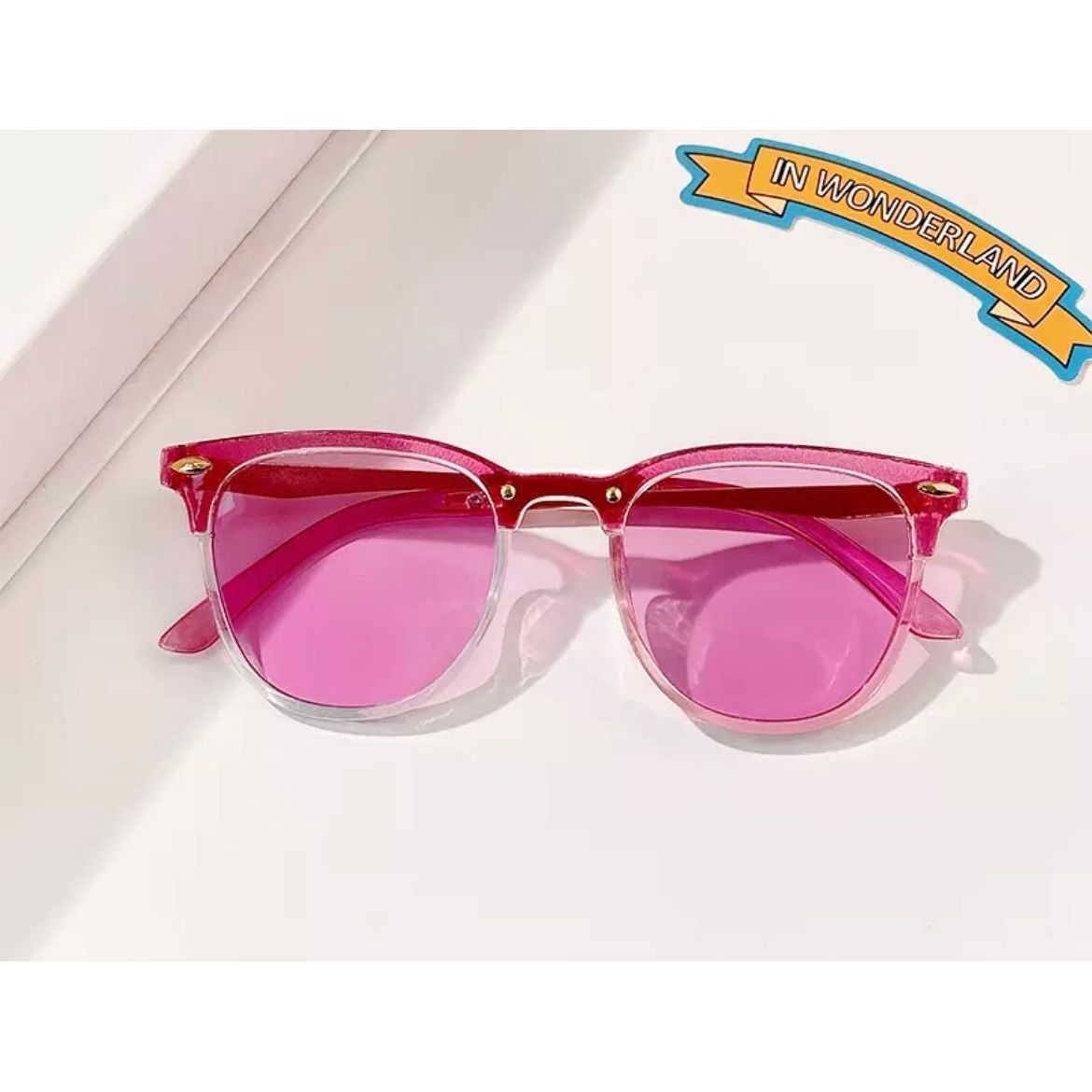 Fashion Sunglasses PEEK A BOO